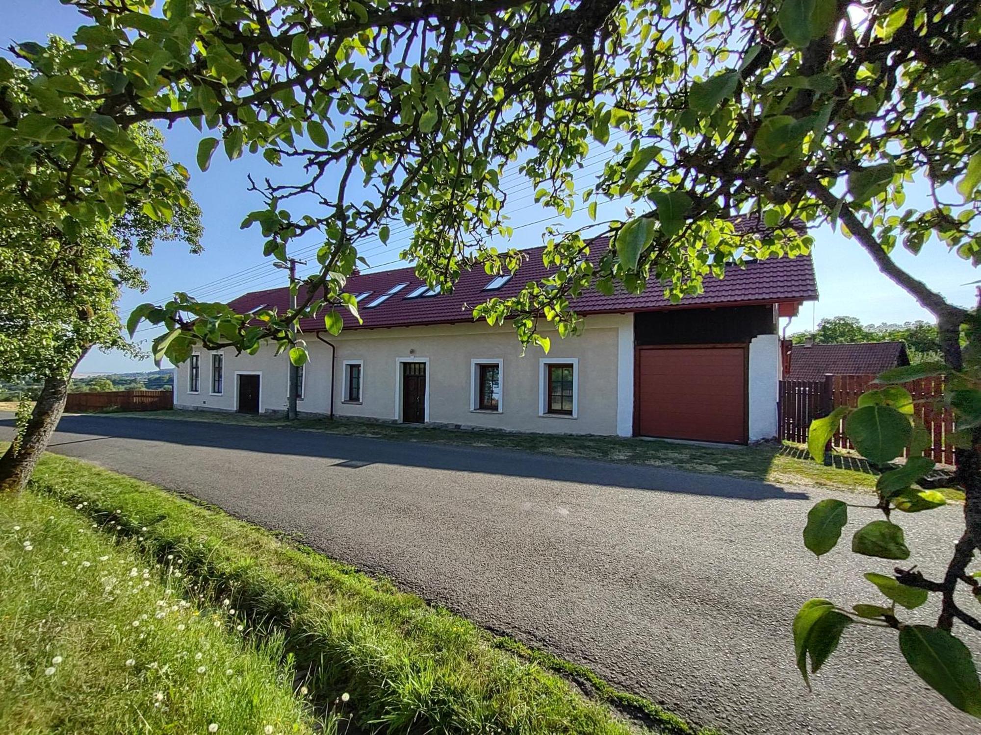 Pekloveske Apartmany V Ceskem Raji Zeleznice Luaran gambar